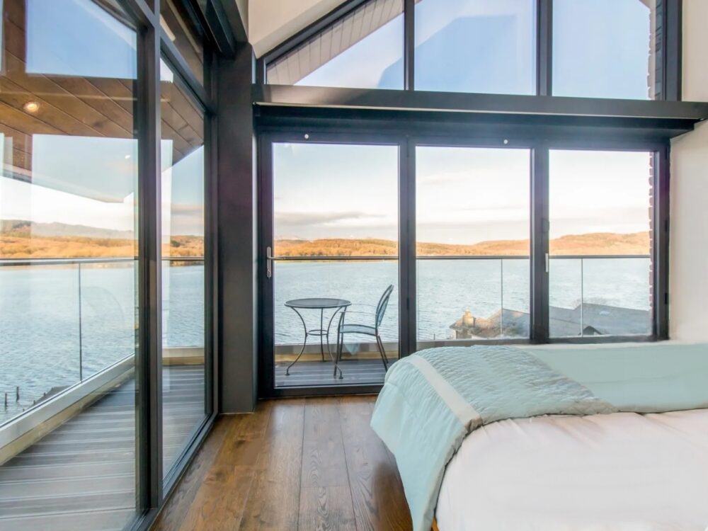 Corner bi-folding doors and feature windows